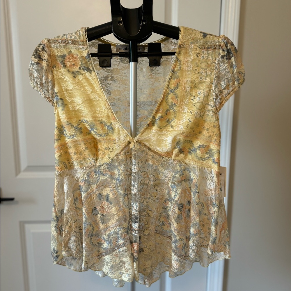 Madden Girl Yellow Floral Lace Top  , XL , New with Tags